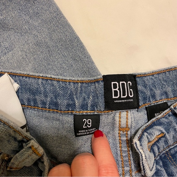 BDG High-Waisted Mom Jean - Destroyed Light Wash - Picture 6 of 6